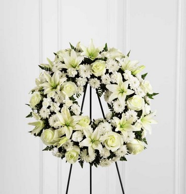 The FTD Treasured Tribute(tm) Wreath