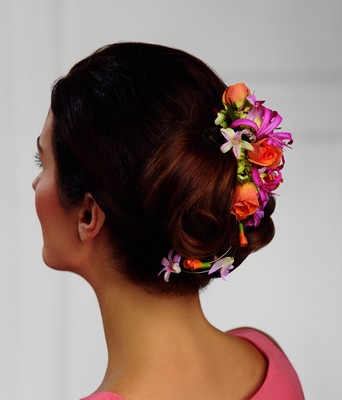 The FTD Flowers-N-Frills Hair Décor