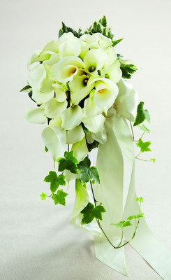 The FTD White Chapel Bouquet