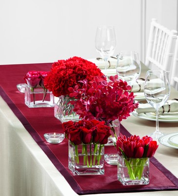 The FTD Modern Grace Centerpiece